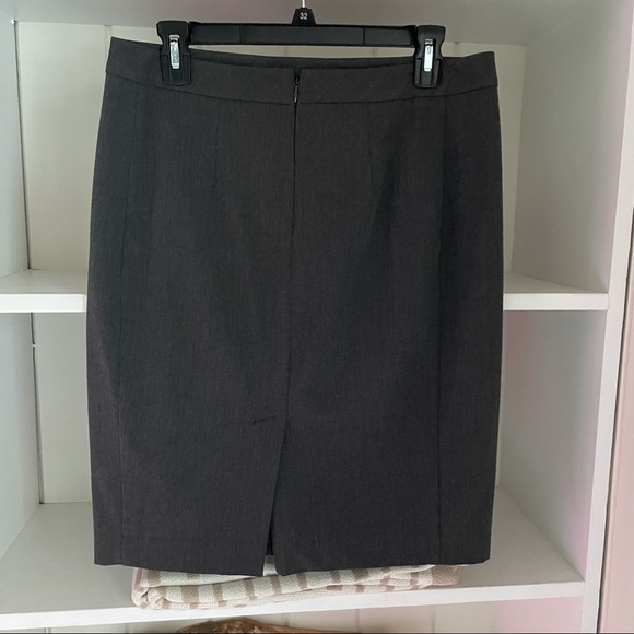 LOFT grey pencil skirt, size 8 - Picture 2 of 4
